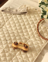 Avery Row CHMWCH Matelas à langer de voyage - Wild Chamomile - Avery Row vendu par Veille sur toi