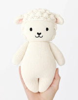 Cuddle + kind BIGBBYLAM005 Peluche - Grand bébé agneau 10" - Cuddle + kind vendu par Veille sur toi
