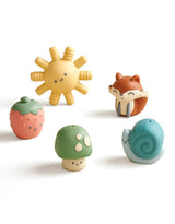 Itzy Ritzy FP8560 Ensemble de 4 marionnettes à doigts avec un gicleur soleil - Bitzy Puppets™ - Itzy Ritzy vendu par Veille sur toi