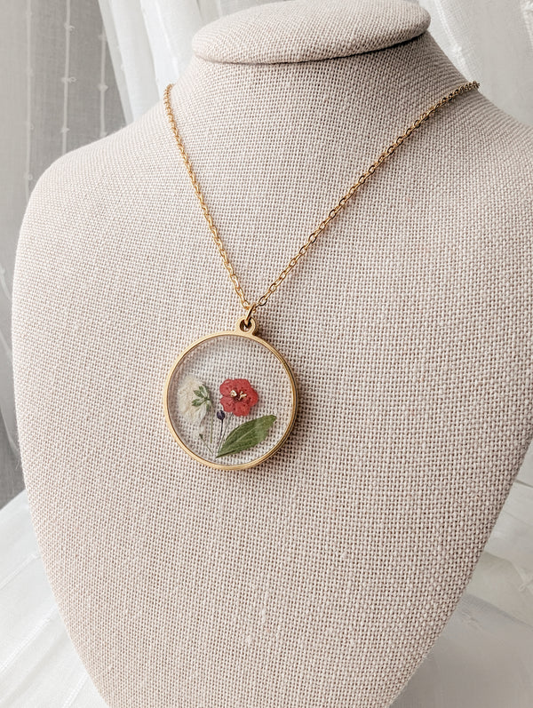 Collier de fleurs séchées - Cercle doré avec fleur rose et blanche - Petitefleur
