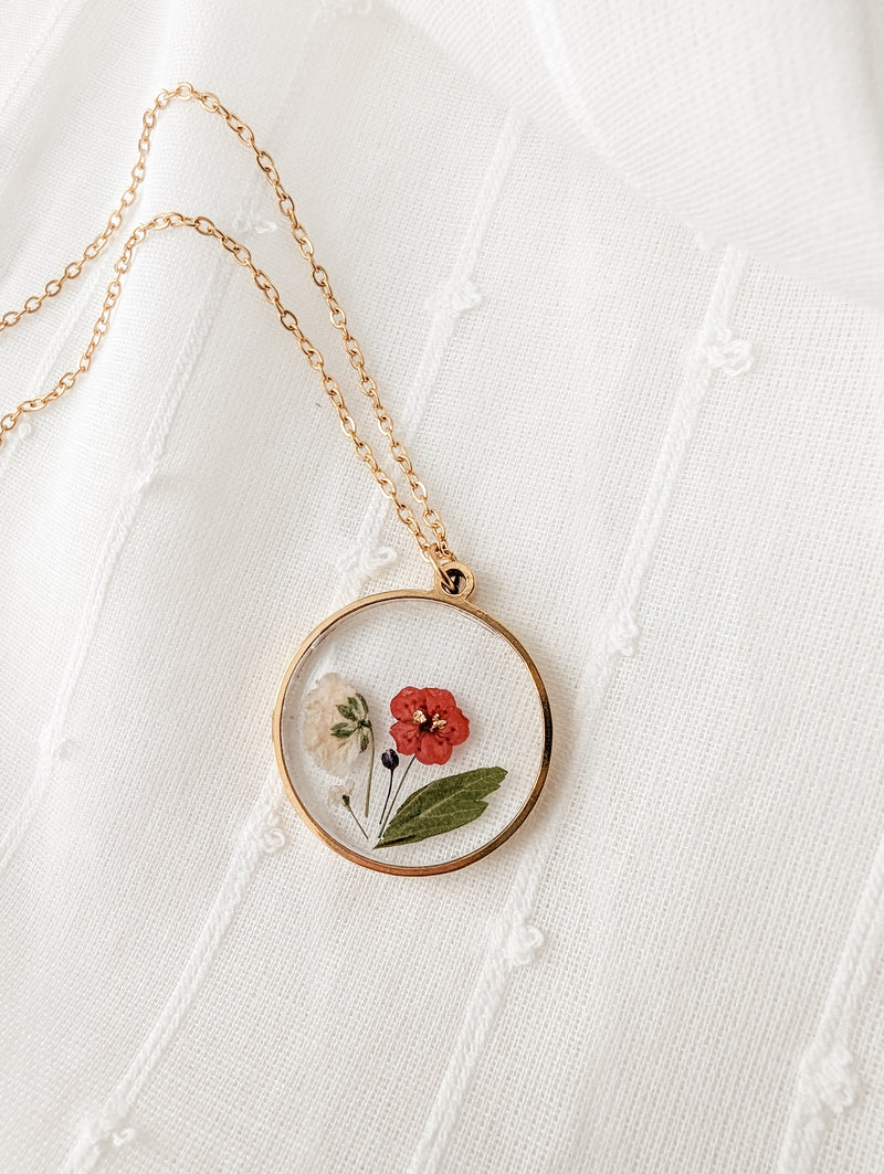 Collier de fleurs séchées - Cercle doré avec fleur rose et blanche - Petitefleur