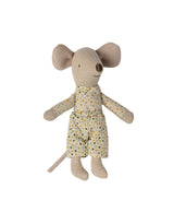 Maileg 17-4101-00 Petit frère souris dans sa boîte d'allumette - Pyjamas à pois jaune et bleu - Maileg vendu par Veille sur toi