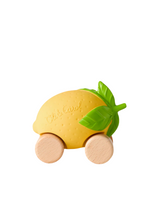 Oli & Carol L-LEMON-CAR Voiture jouet en caoutchou pour bébé - Lou le citron - Oli & Carol vendu par Veille sur toi