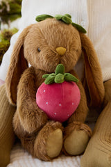 Snuggle Bunnies SB-174323 Peluche - Pénélope le lapin avec fraise - Snuggle Bunnies vendu par Veille sur toi