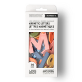 The Type Set Co. SL2SS36MRM Ensemble de 36 lettres et chiffres magnétiques - Majuscules Arc-en-ciel mode - The Type Set Co. vendu par Veille sur toi