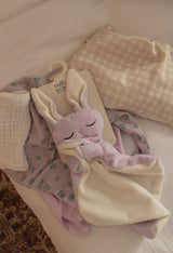 Veille sur toi ⚜ DD-001-06 Doudou Lapine - Marguerite endormie lilas - Veille sur toi vendu par Veille sur toi