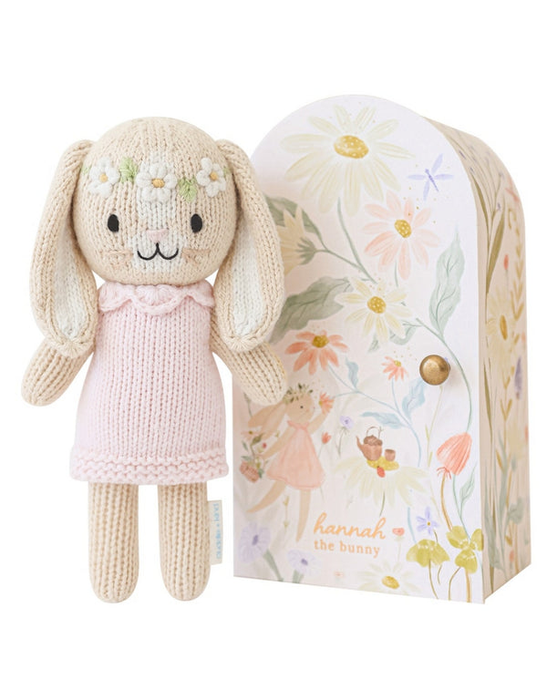 Peluche avec jolie boîte - Tiny - Hannah la lapine - Cuddle + kind