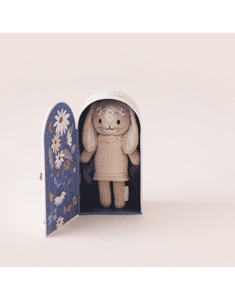 Peluche avec jolie boîte - Tiny - Hannah la lapine - Cuddle + kind