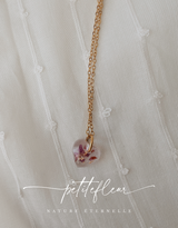 Collier de fleurs séchées - Petits pendentifs variés en résine - Petitefleur