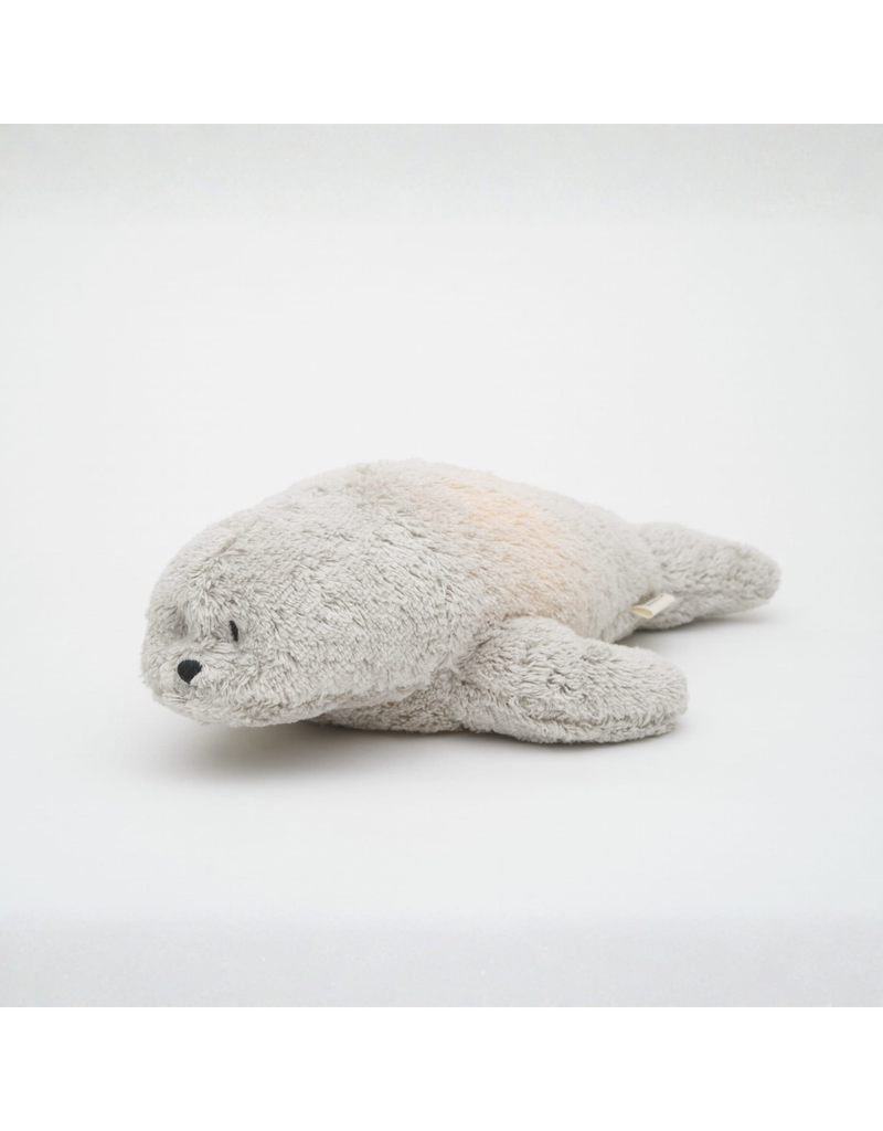 Peluche veilleuse en coton biologique avec sons apaisants - Phoque gris - Moonie | Veille sur toi