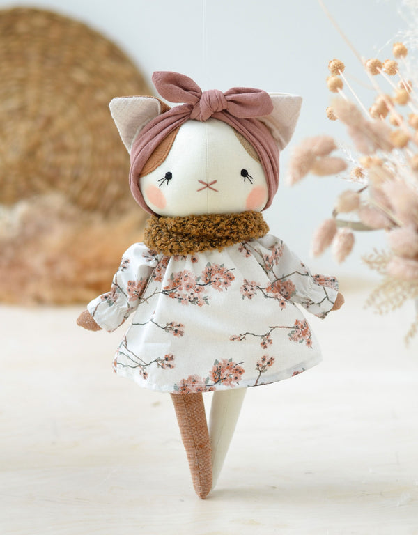 Poupée-Peluche - Chat Lucie avec robe fleurie - Mes petites lunes