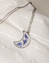 Collier de fleurs séchées - Lune argenté avec Fleurs bleues - Petitefleur