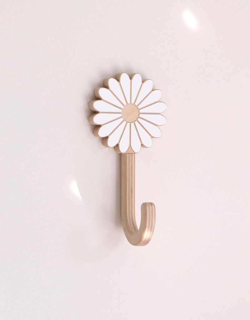 Crochet en bois pour enfant - Décoration en bois - fleur blanche - Abricotine | Veille sur toi
