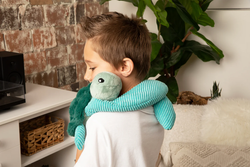 Peluche lestée enveloppante Hugaround - Sydney la tortue de mer - Hugimals