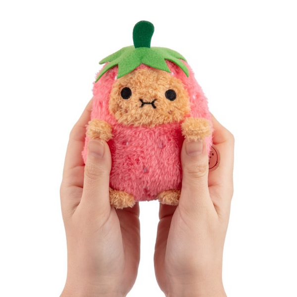 Mini peluche assise - Ricespud costumé en fraise - Noodoll