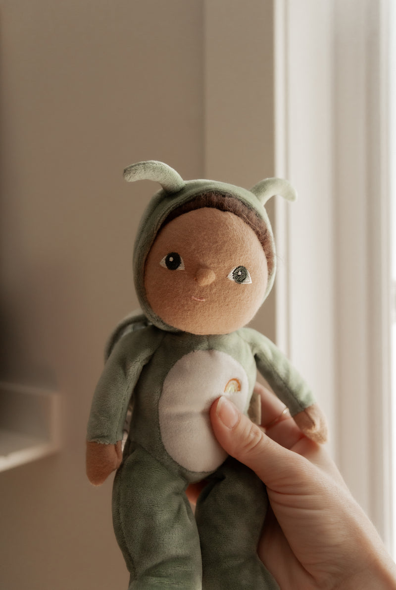 Dinky Dinkum Doll - Gideon - grasshopper - Olli Ella
