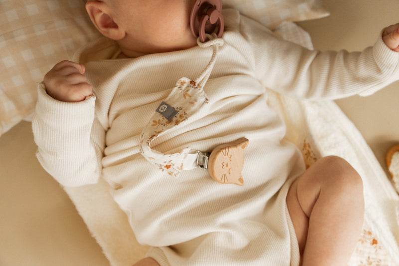 Attache-suce chat en mousseline - Petits bouquets - Bambino par Baluchon