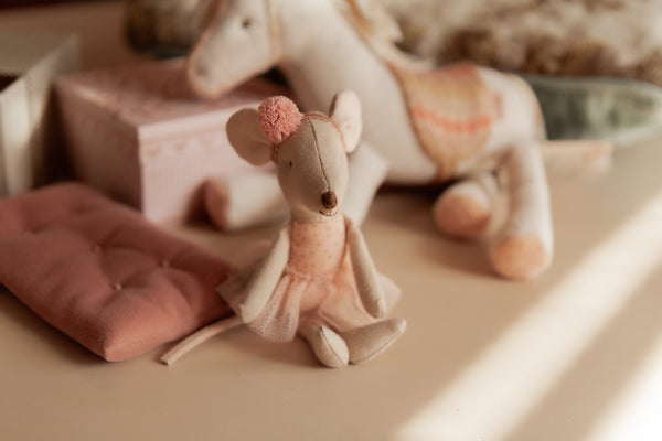 Petite soeur souris Ballerine avec pompom - Rose - Maileg