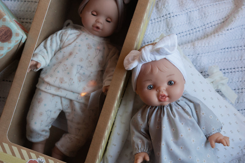 Alex & Sonia Doll - Sonia with floral outfit and headband - Paola Reina