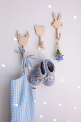 Abricotine ⚜ ABR-CROCHET-OURS Crochet en bois - Ours - Abricotine vendu par Veille sur toi