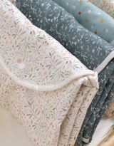 Baluchon ⚜ 53301796 Matelas à langer pour bébé - Sarcelle et petites fleurs - Bambino par Baluchon vendu par Veille sur toi