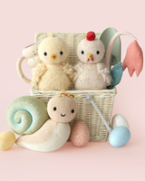 Cuddle + kind BabyChickBouclé Peluche - Bébé poussin bouclé 7" - Bouton d'or - Cuddle + kind vendu par Veille sur toi