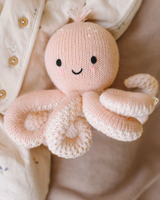 Cuddle + kind BBYOCTPKL003 Peluche - Bébé pieuvre 7" - Rose corail - Cuddle + kind vendu par Veille sur toi