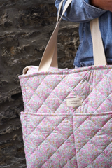 Dans le sac ⚜ DIAP-BAG-FLO-PINK Sac à couche - Fleurs pétale - Dans le sac x Liberty London vendu par Veille sur toi