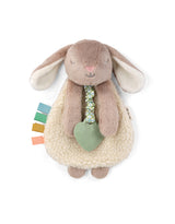 Itzy Ritzy 302801555 Jouet en peluche et anneau de dentition - Itzy Friends Lovey - Itzy Ritzy Billie le lapin taupe vendu par Veille sur toi