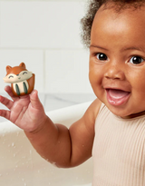 Itzy Ritzy FP8560 Ensemble de 4 marionnettes à doigts avec un gicleur soleil - Bitzy Puppets™ - Itzy Ritzy vendu par Veille sur toi