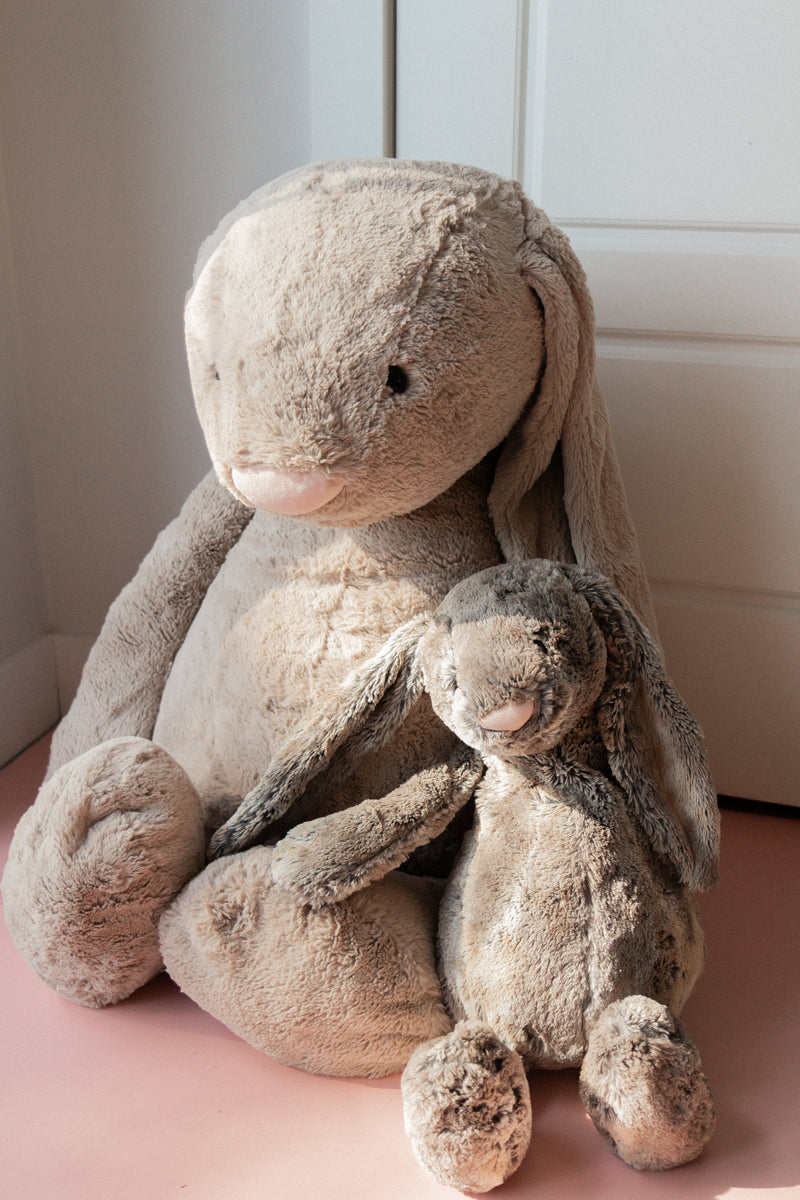 Plush - Bashful Beige Bunny - Huge - Jellycat – Veille sur toi