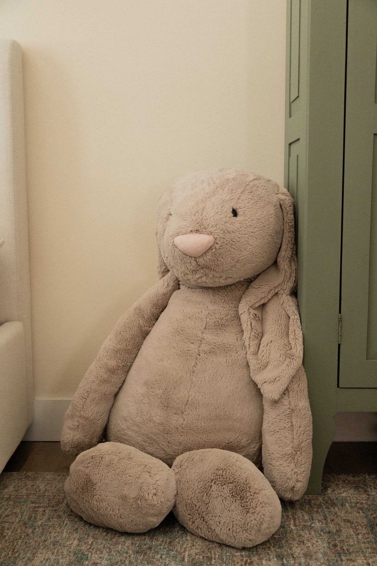 Plush - Bashful Beige Bunny - Huge - Jellycat – Veille sur toi