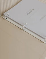 Le petit tableau noir ⚜ LIVR-FLBEIGE-23 Livre de bébé - Floral beige - Le petit tableau noir vendu par Veille sur toi