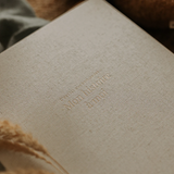 Le petit tableau noir ⚜ LivreBébé-Grège Livre de bébé - Grège - Le petit tableau noir vendu par Veille sur toi