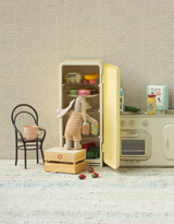 Maileg 11-4117-02 Réfrigérateur miniature - Jaune - Maileg vendu par Veille sur toi