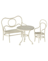 Maileg 11-5106-00 Table à café avec banc double et chaise - Petit - Blanc - Maileg vendu par Veille sur toi