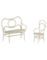 Maileg 11-5106-00 Table à café avec banc double et chaise - Petit - Blanc - Maileg vendu par Veille sur toi