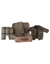 Maileg 17-4301-00 Vêtement pour grand-papa souris - Veste, pantalon et cravate dans une petite valise - Maileg vendu par Veille sur toi