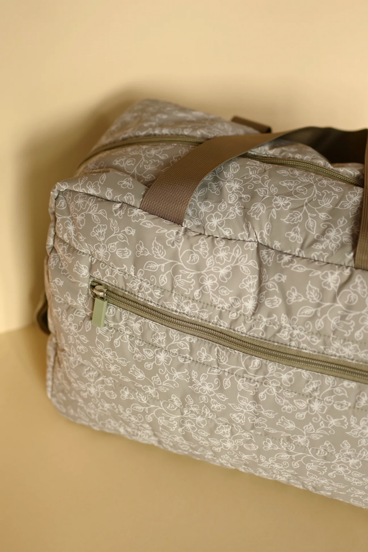 Spacious Diaper Bag - Flowers - Minika | Veille sur toi