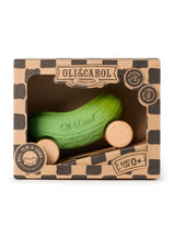 Oli & Carol L-CUCUMBER-CAR Voiture jouet en caoutchou pour bébé - Pepino le concombre - Oli & Carol vendu par Veille sur toi
