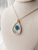 Petitefleur⚜ Petitefleur-65 Collier de fleurs séchées - Goutte dorée avec fleur bleue et or - Petitefleur vendu par Veille sur toi