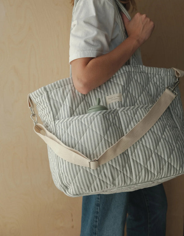 Sac à couche matelassé avec rayures sauge - Dans le Sac | Veille sur toi