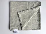 Sleeptight sku-40915380306114 Couverture SwaddleTight grispale vendu par Veille sur toi