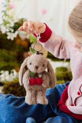 Snuggle Bunnies SB-174354 Breloque pour sac - Pénélope le lapin avec cerise - Noix - Snuggle Bunnies vendu par Veille sur toi