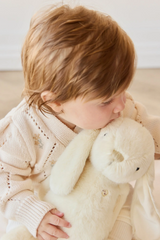 Snuggle Bunnies SB-Pen-Sun Peluche Pénélope le lapin - Sunshine - Snuggle Bunnies vendu par Veille sur toi