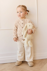 Snuggle Bunnies SB-Pen-Sun Peluche Pénélope le lapin - Sunshine - Snuggle Bunnies vendu par Veille sur toi