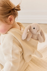 Snuggle Bunnies SB-PenLit-Bei Peluche petite Pénélope le lapin - Beige - Snuggle Bunnies vendu par Veille sur toi