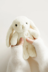 Snuggle Bunnies SB-PenLit-Sun Peluche petite Pénélope le lapin - Sunshine - Snuggle Bunnies vendu par Veille sur toi