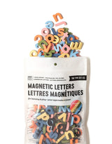 The Type Set Co. SL1LC140MRM 140 lettres minuscules magnétiques - Arc-en-ciel mode - The Type Set Co. vendu par Veille sur toi