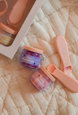 Tiny Harlow TH-JAR-STRAW Ensemble de Purée Tiny Tummies pour Poupée - Fraise - Tiny Harlow vendu par Veille sur toi